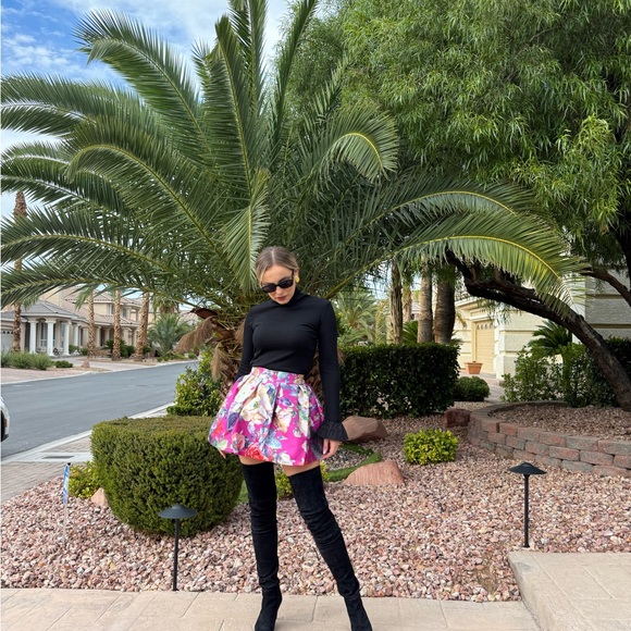 Dresses & Skirts - 235 ‘Noa’ Floral Pink Skirt (with shorts underneath)